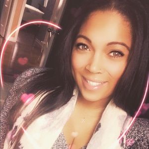 Meet your Posher, Alexis